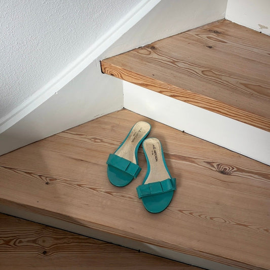Bow sandal