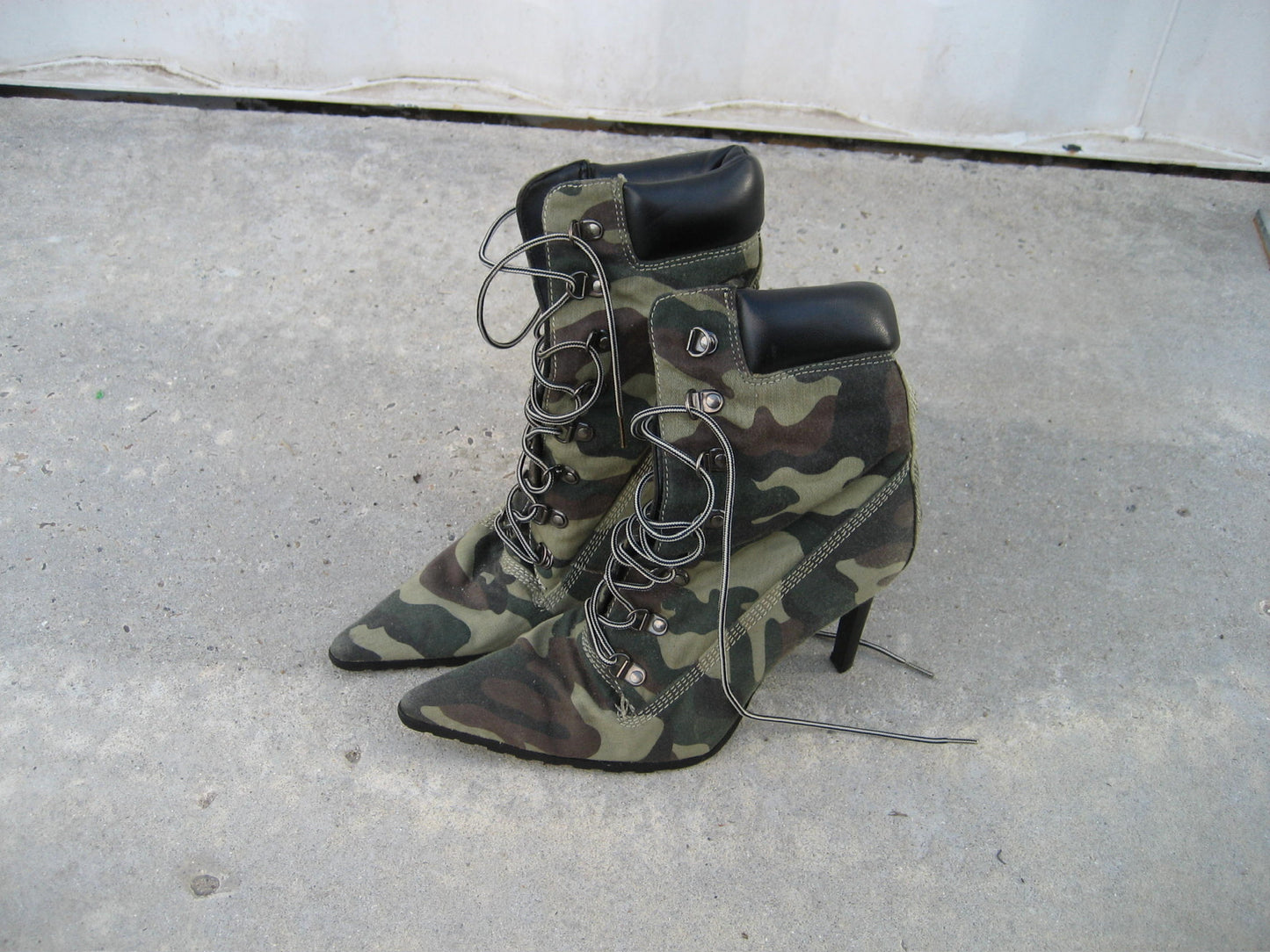 CAMO BOOTS
