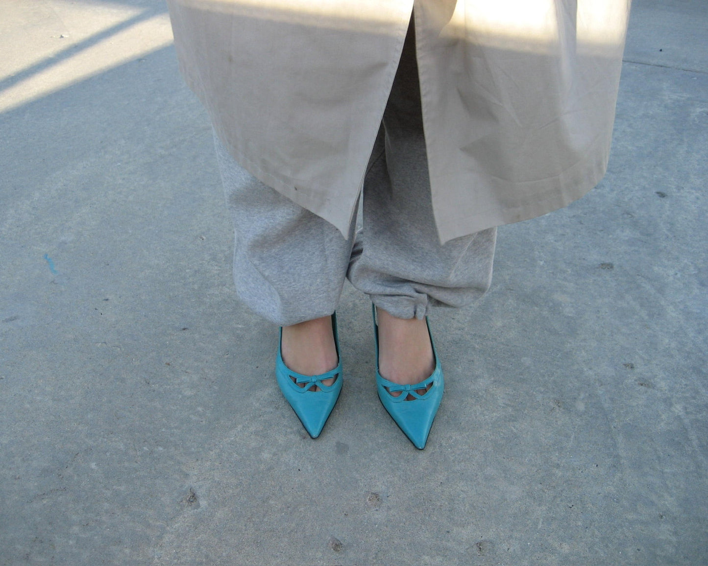 TURQUOISE BLUE KITTEN HEELS