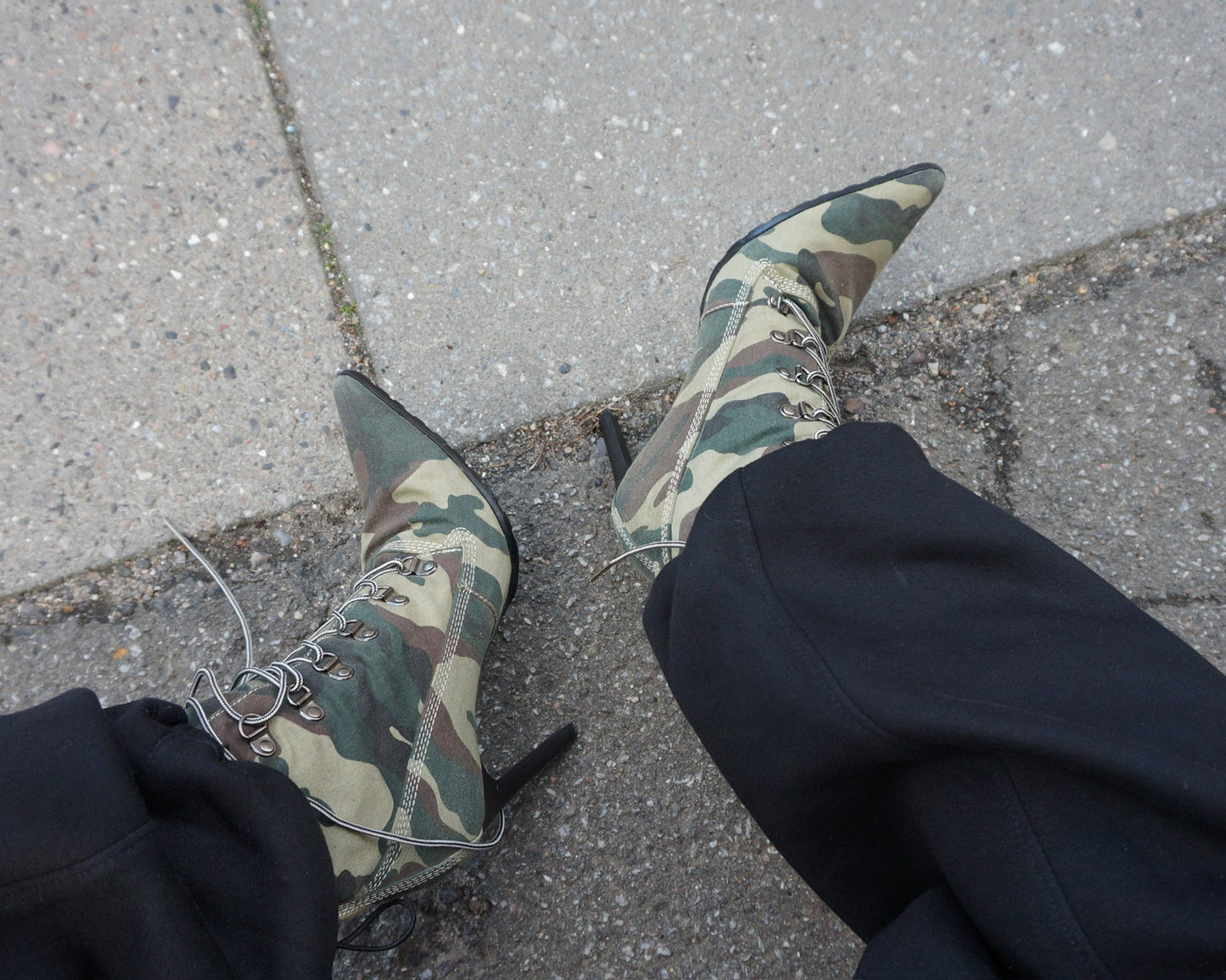 CAMO BOOTS